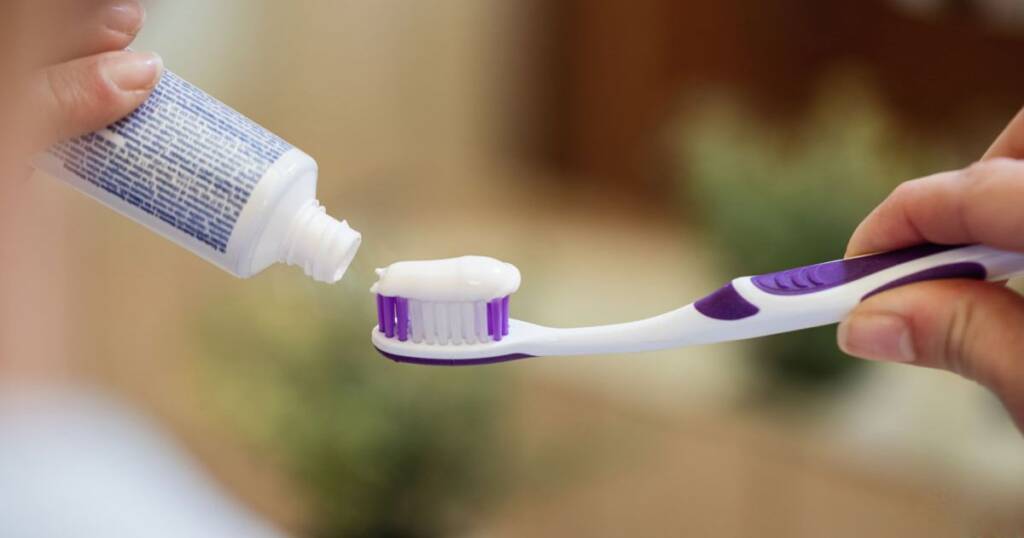 Does Whitening Toothpaste work